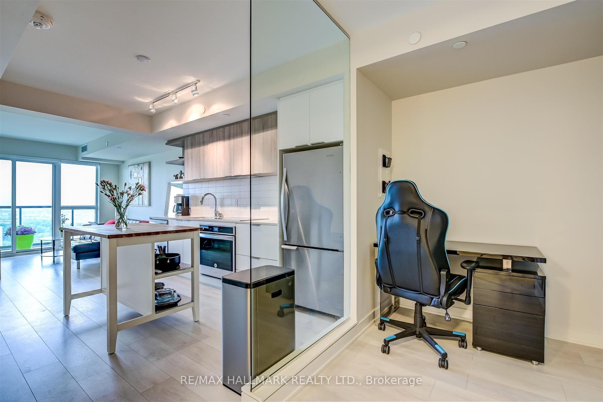 6 Sonic Way Unit N2805 photo 13