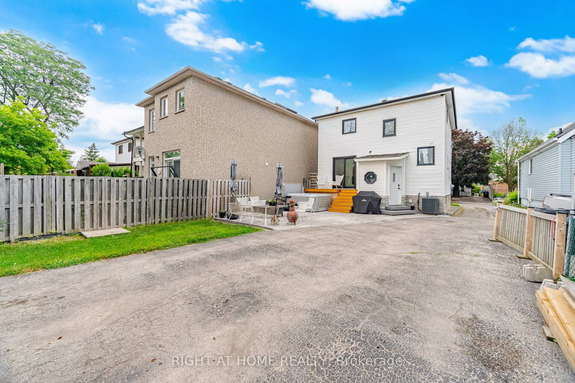18 Vanbrugh Avenue photo 44