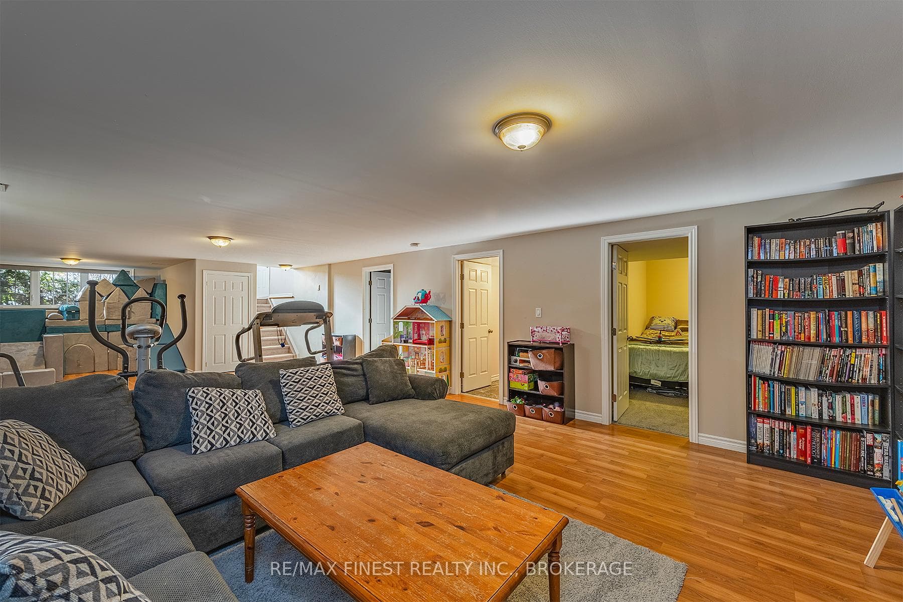 187 Kildare Avenue photo 24