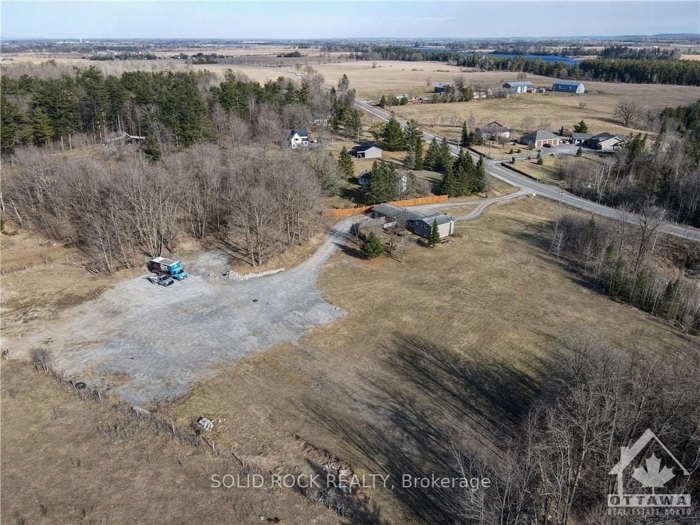 824 RUSSETT Drive photo 29