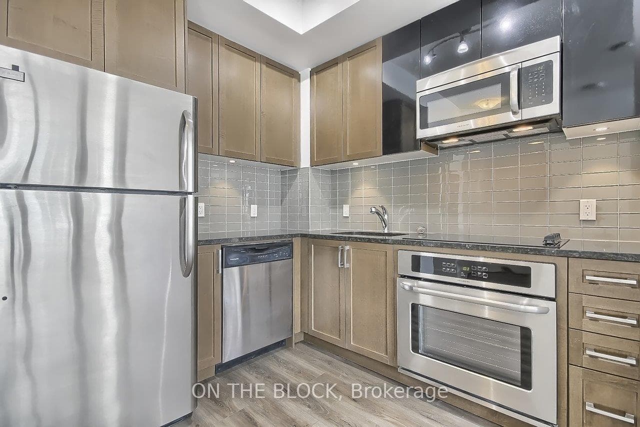89 Dunfield Avenue Unit 632 photo 4