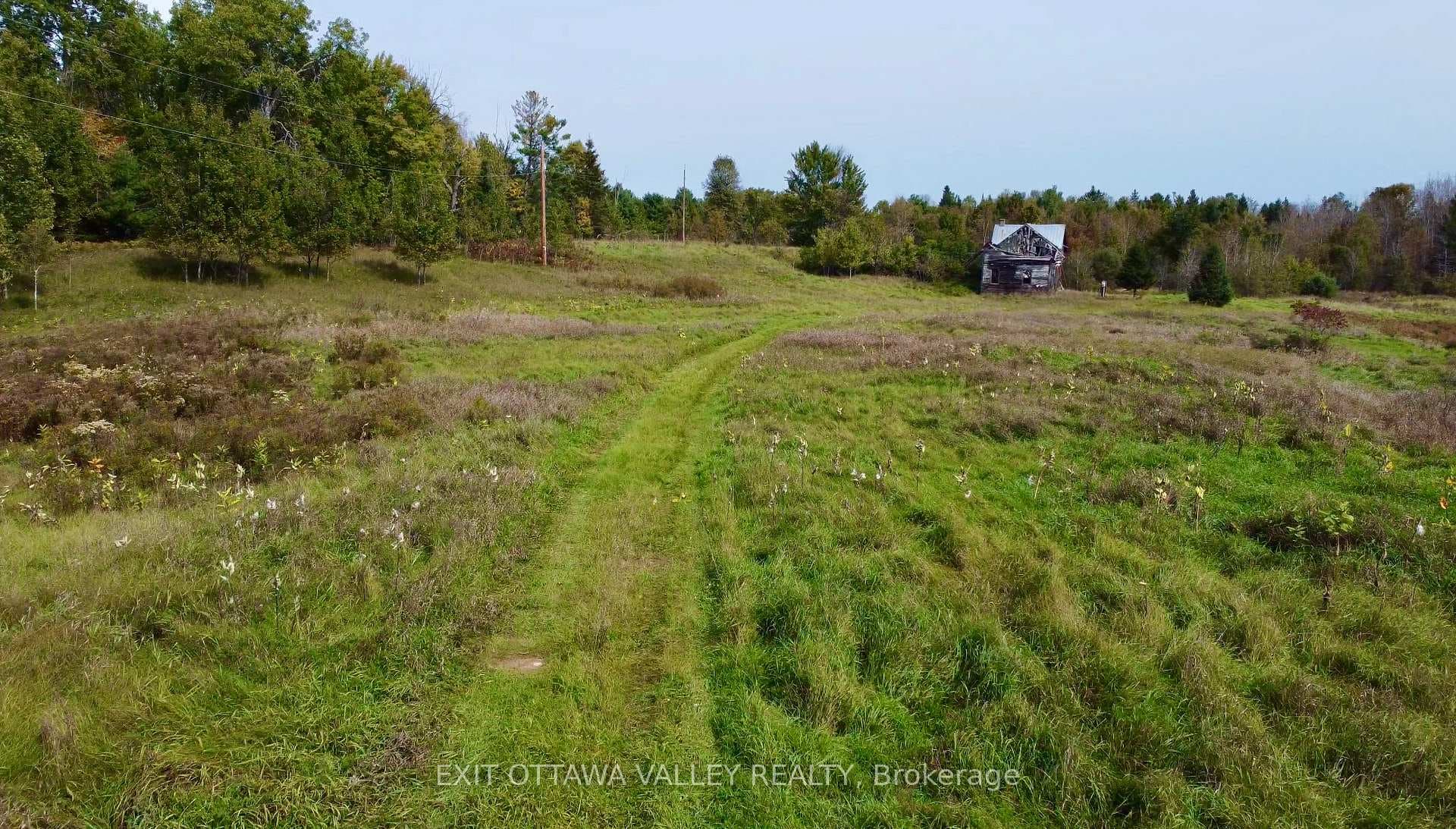 272 Round Lake Road photo 2