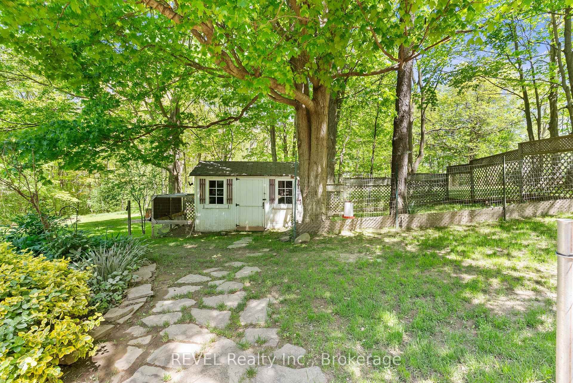 196 Warner Road photo 37