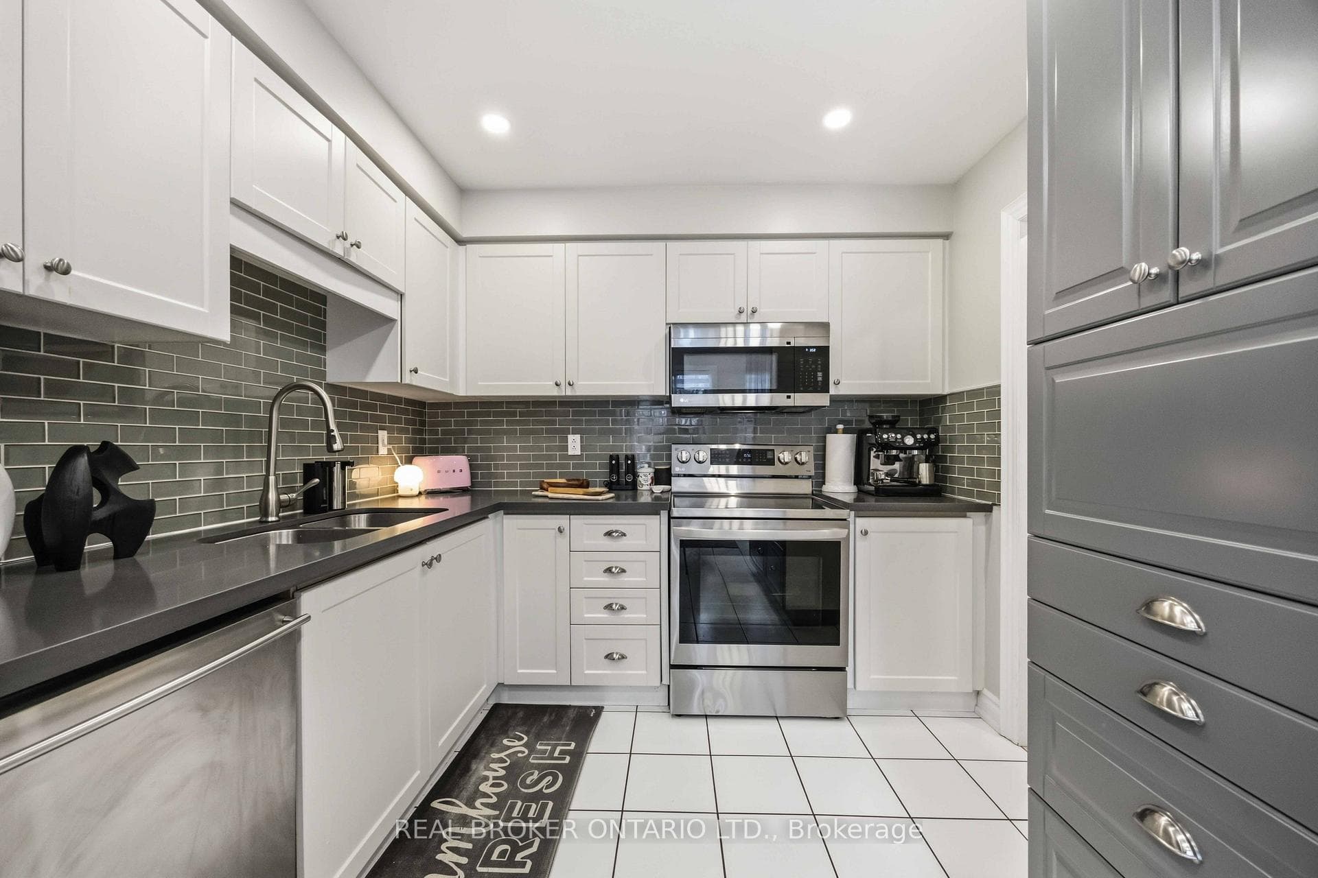 107 Rideau Drive photo 15