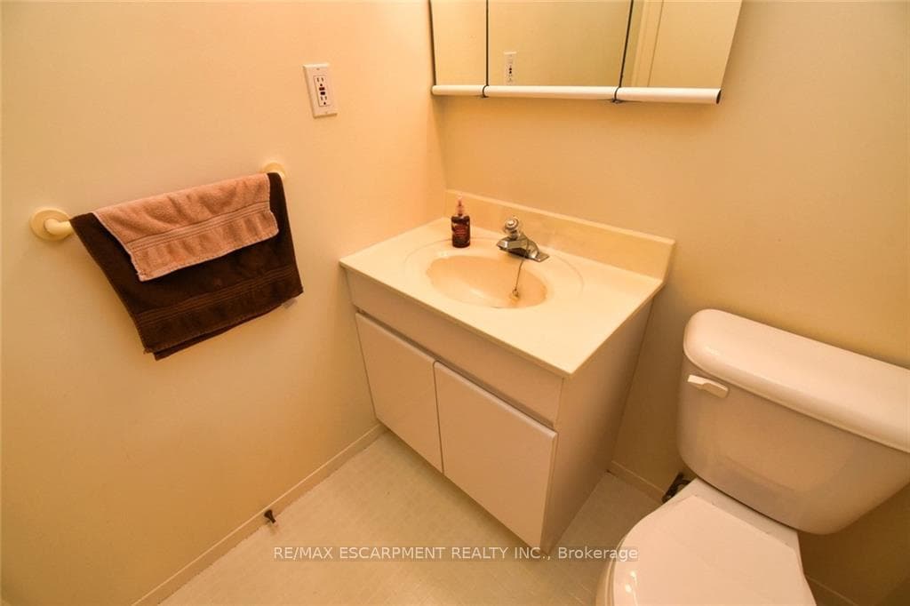 39 Seeley Avenue photo 27