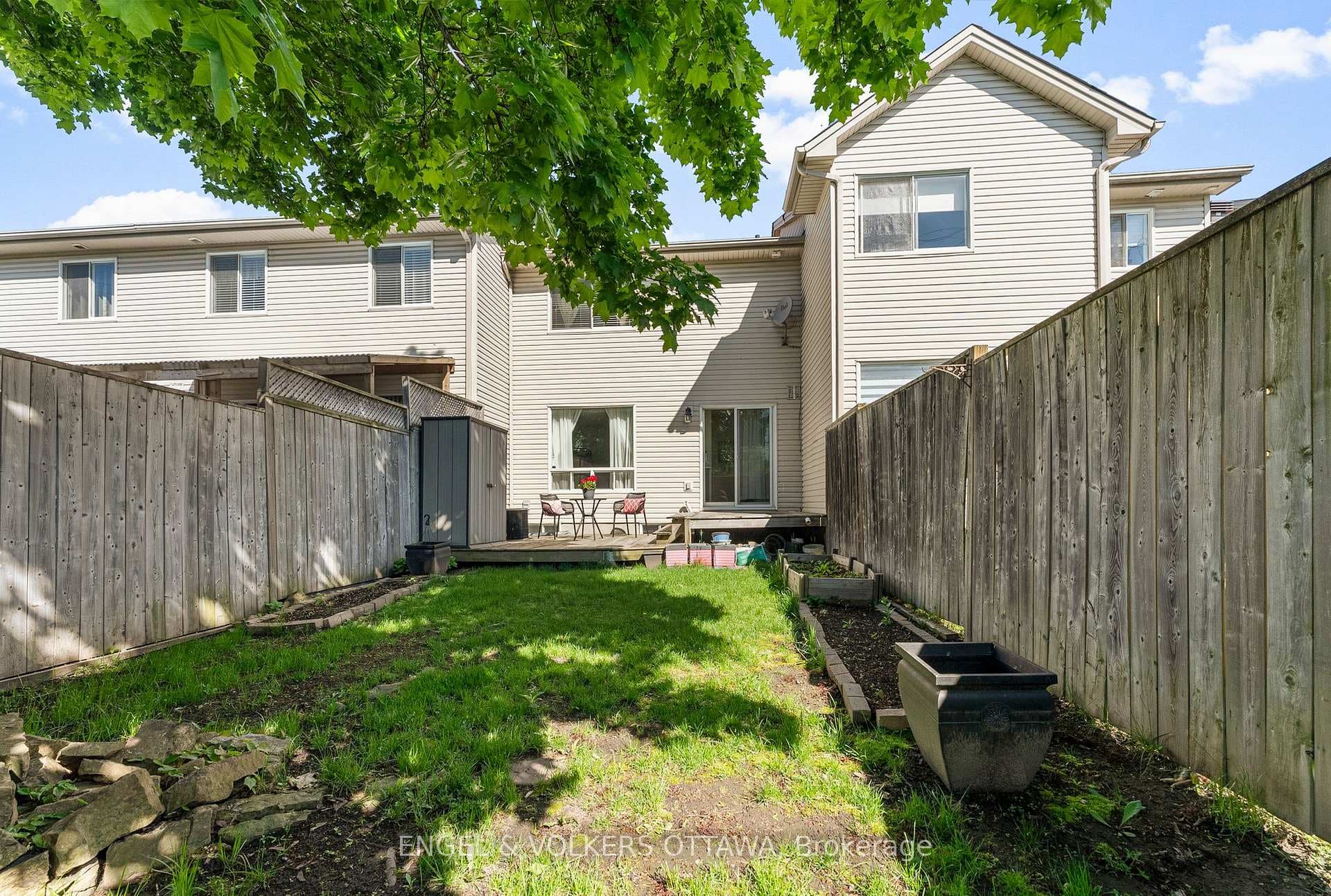 8 Crampton Drive photo 32