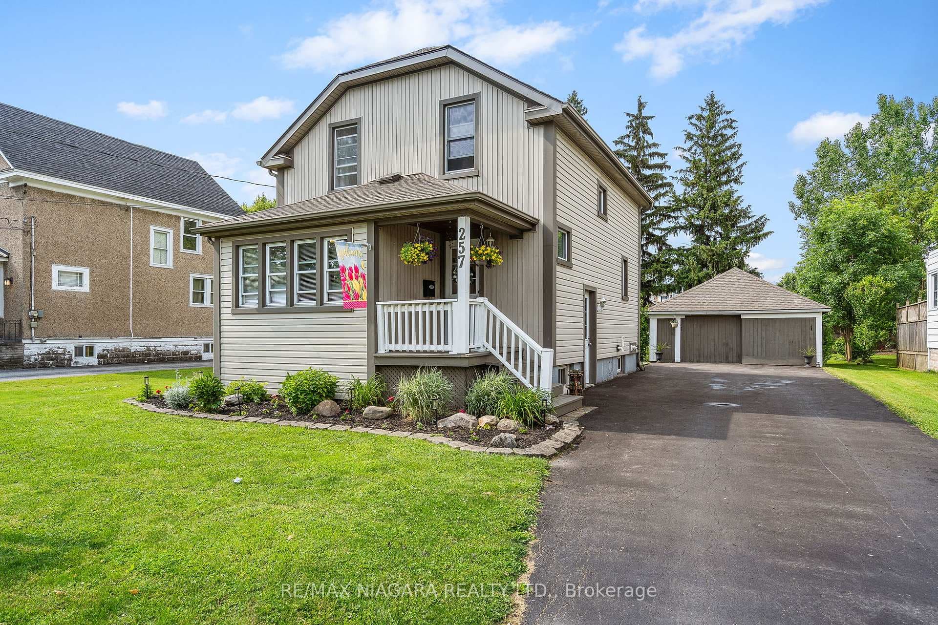 257 Ash Street photo 1