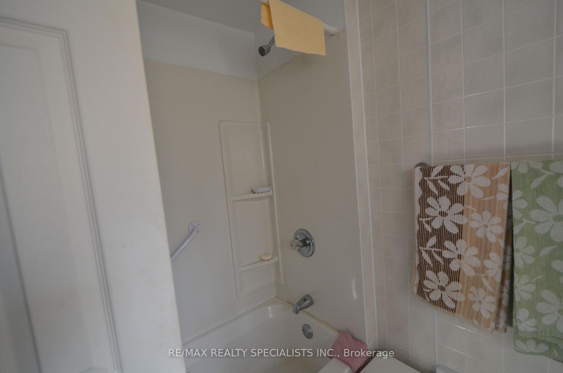 1010 LARIX Lane photo 8