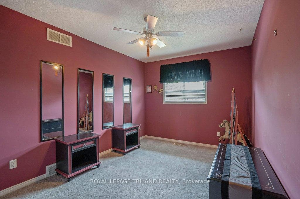 16 Mcgregor Court photo 18