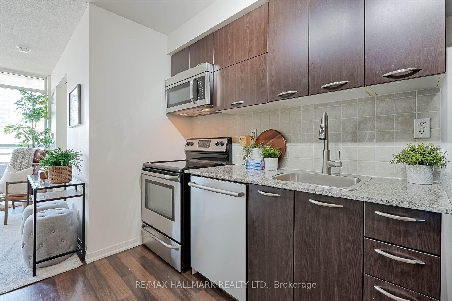 38 Joe Shuster Way Unit 721 photo 16