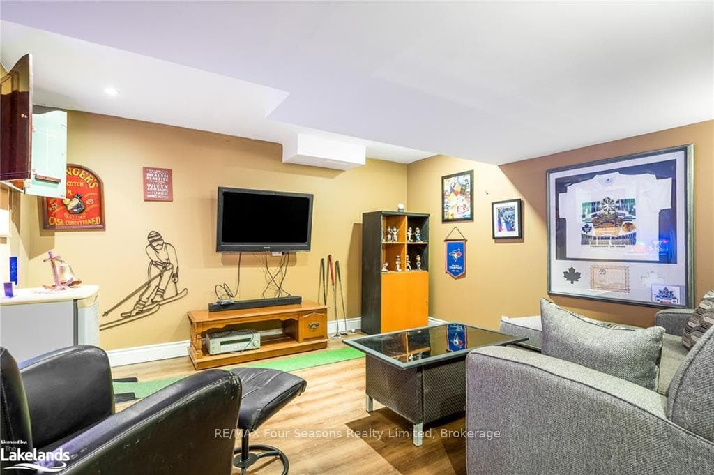 988 SIXTH Street photo 36
