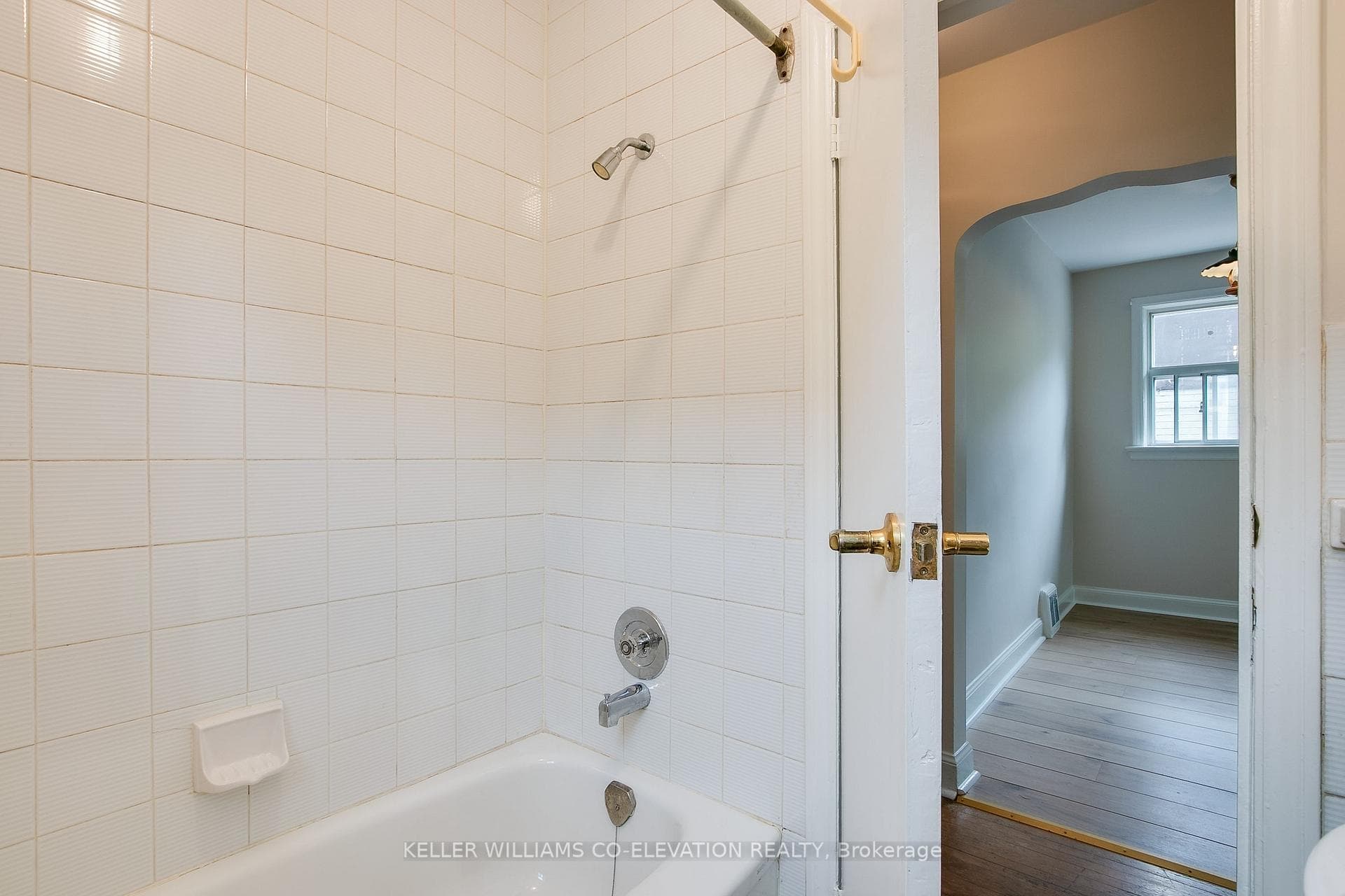 76 Algoma Street photo 23