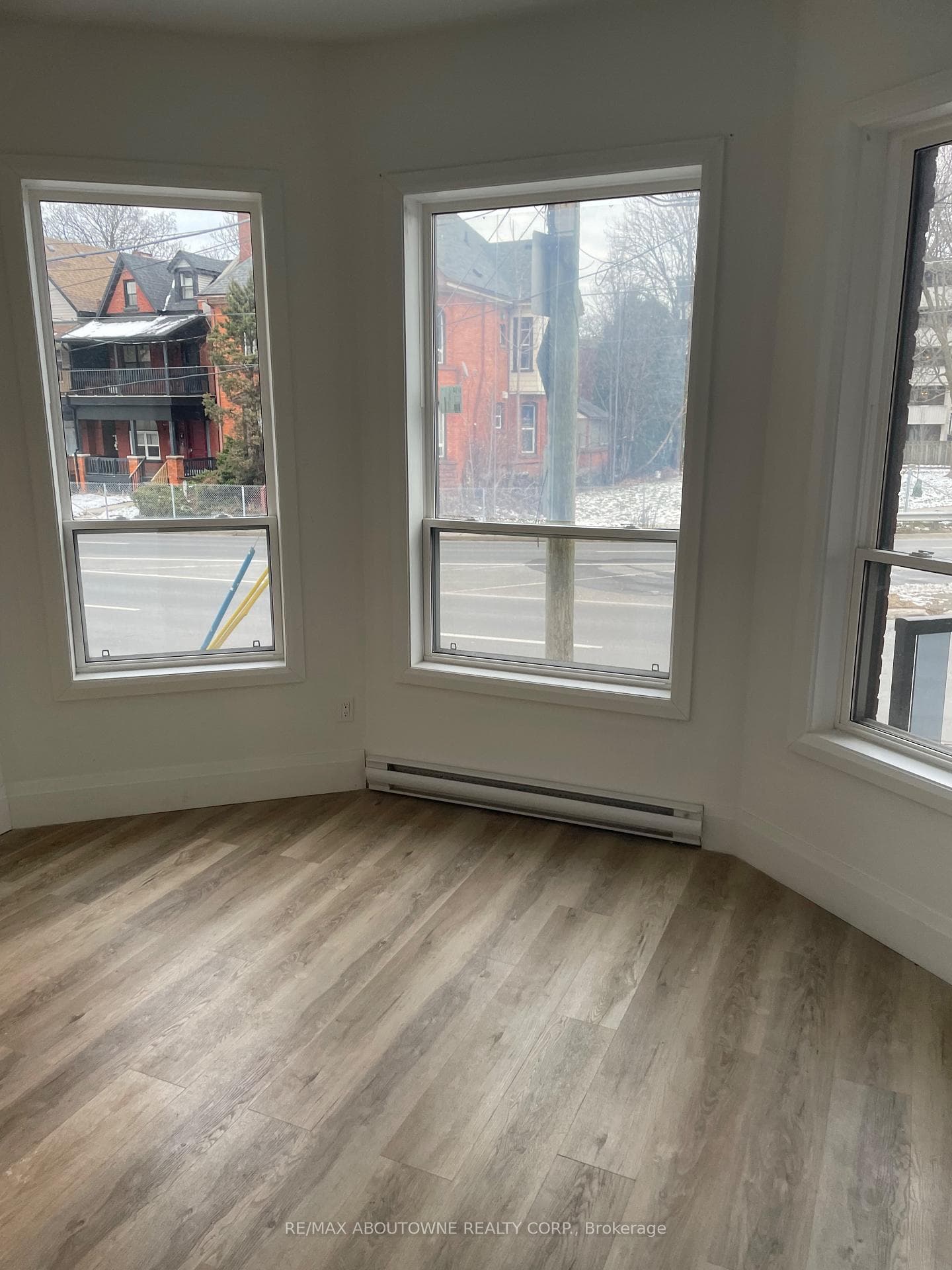 66 Wellington Street photo 38