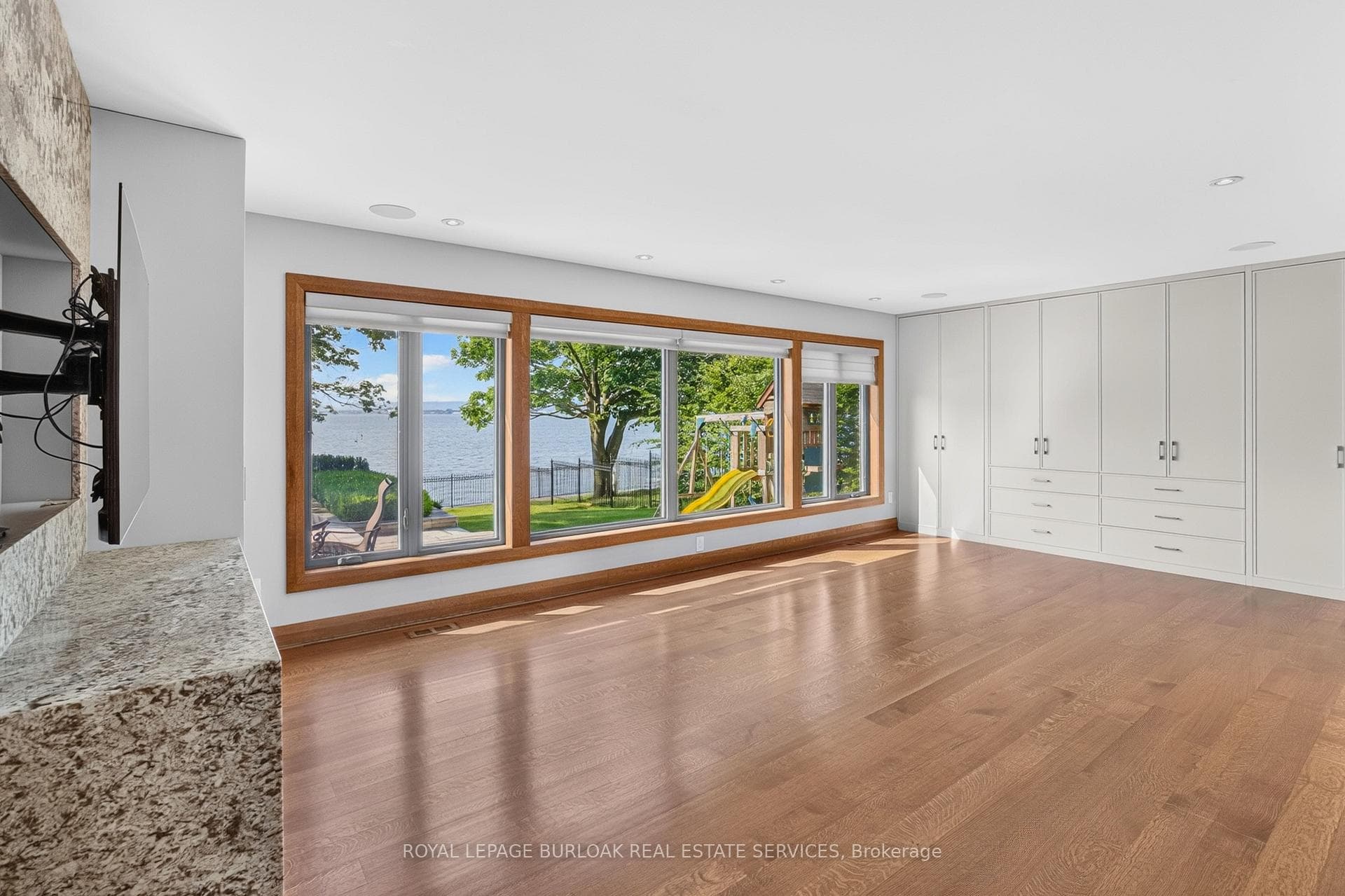 90 Oaklands Park Court photo 24