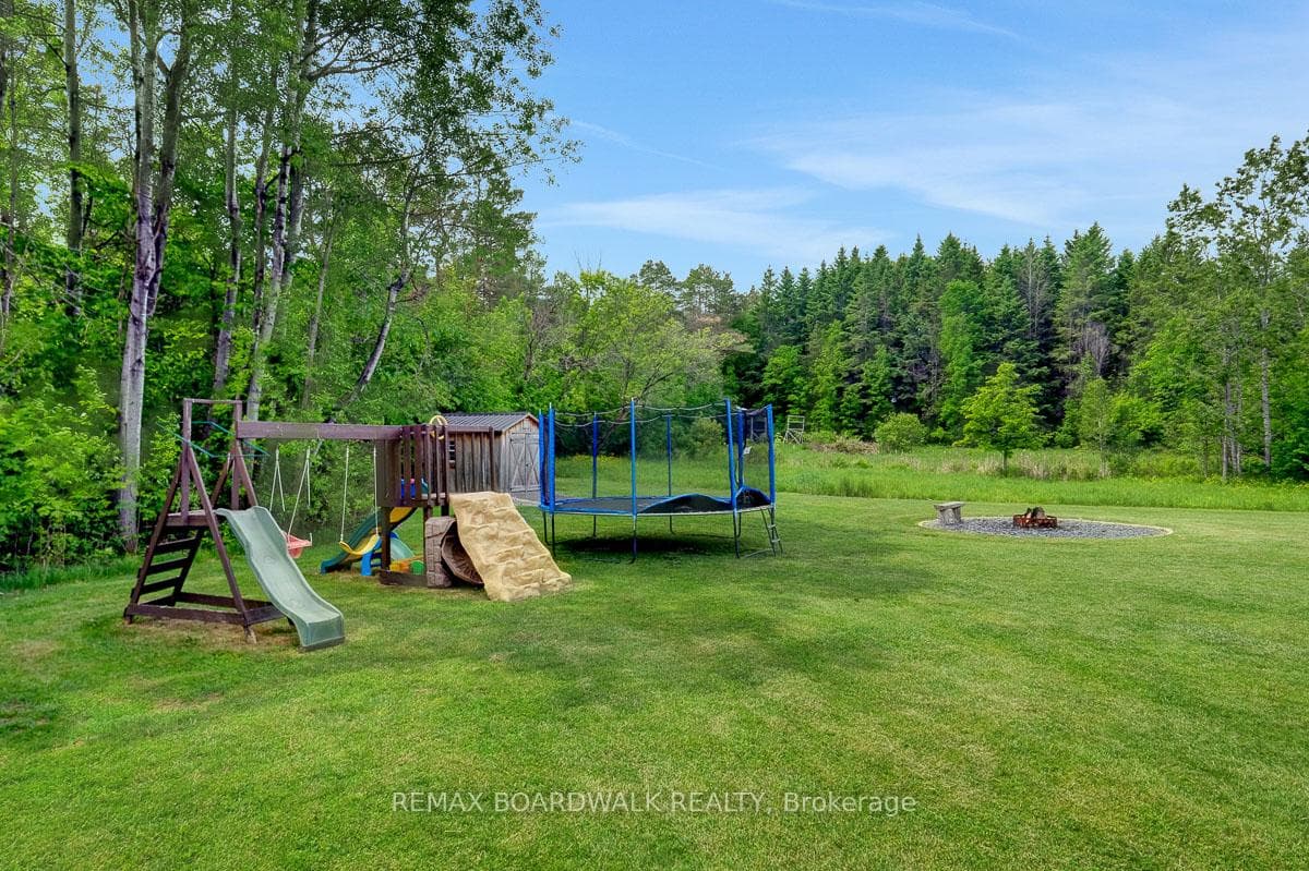1805 Hyndman Road photo 45
