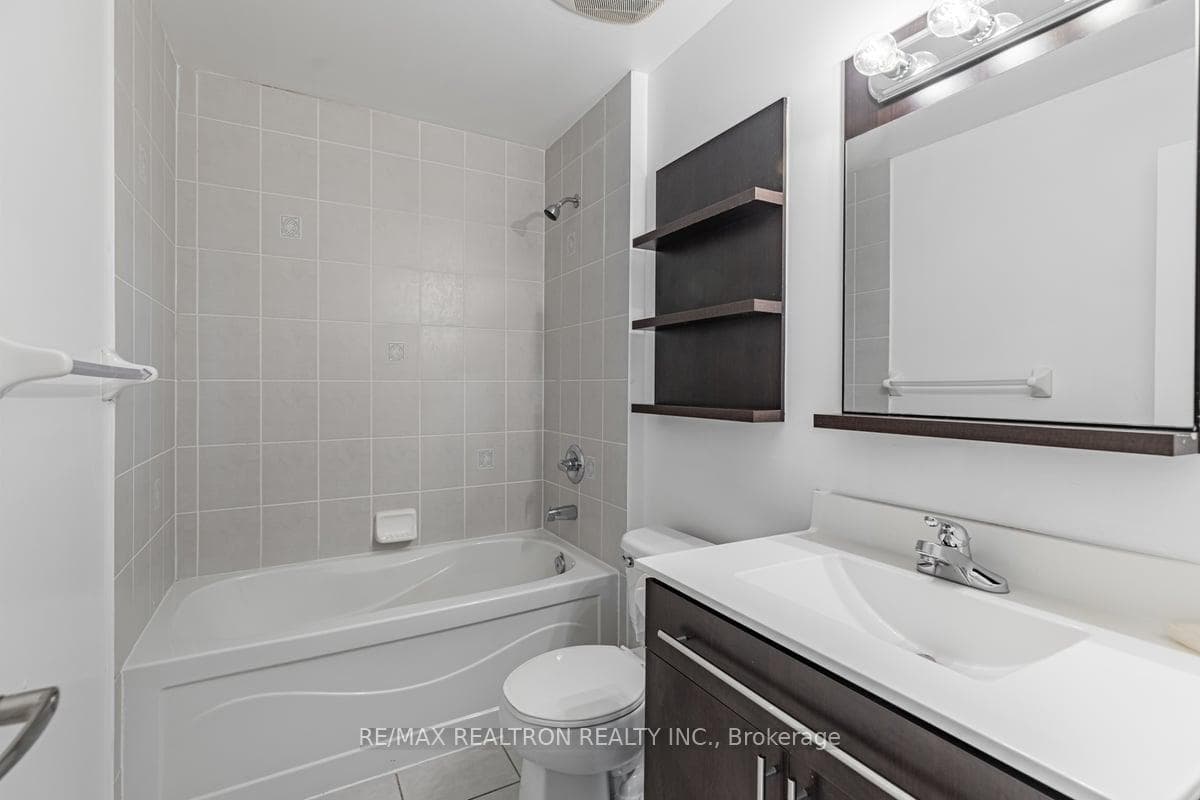 80 Western Battery Road Unit 2502 photo 15