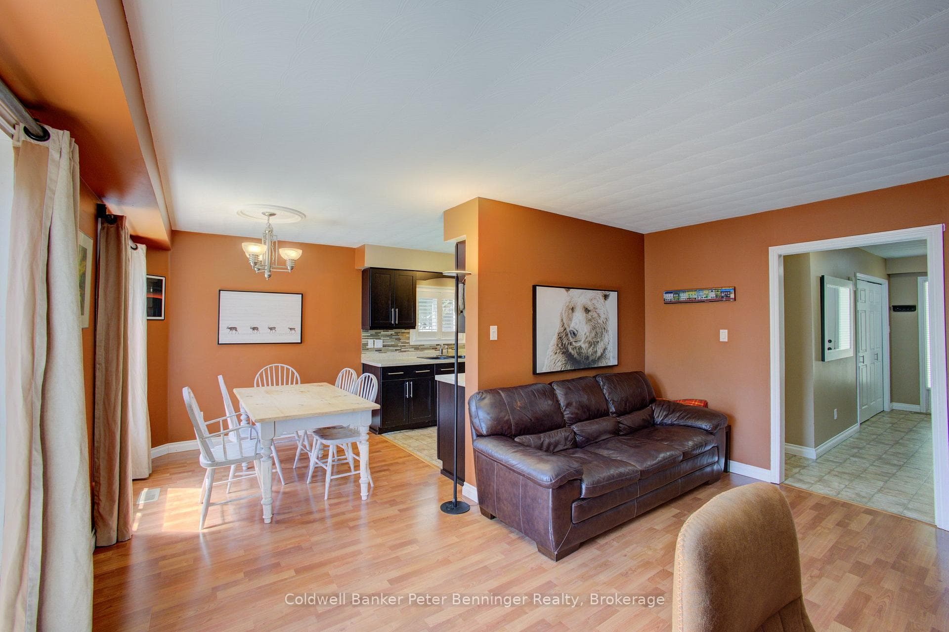 737 Mackendrick Drive photo 8