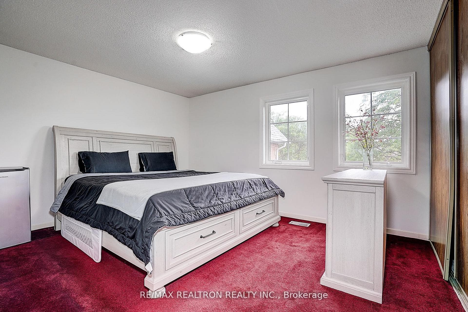 51 Steepleview Crescent photo 20