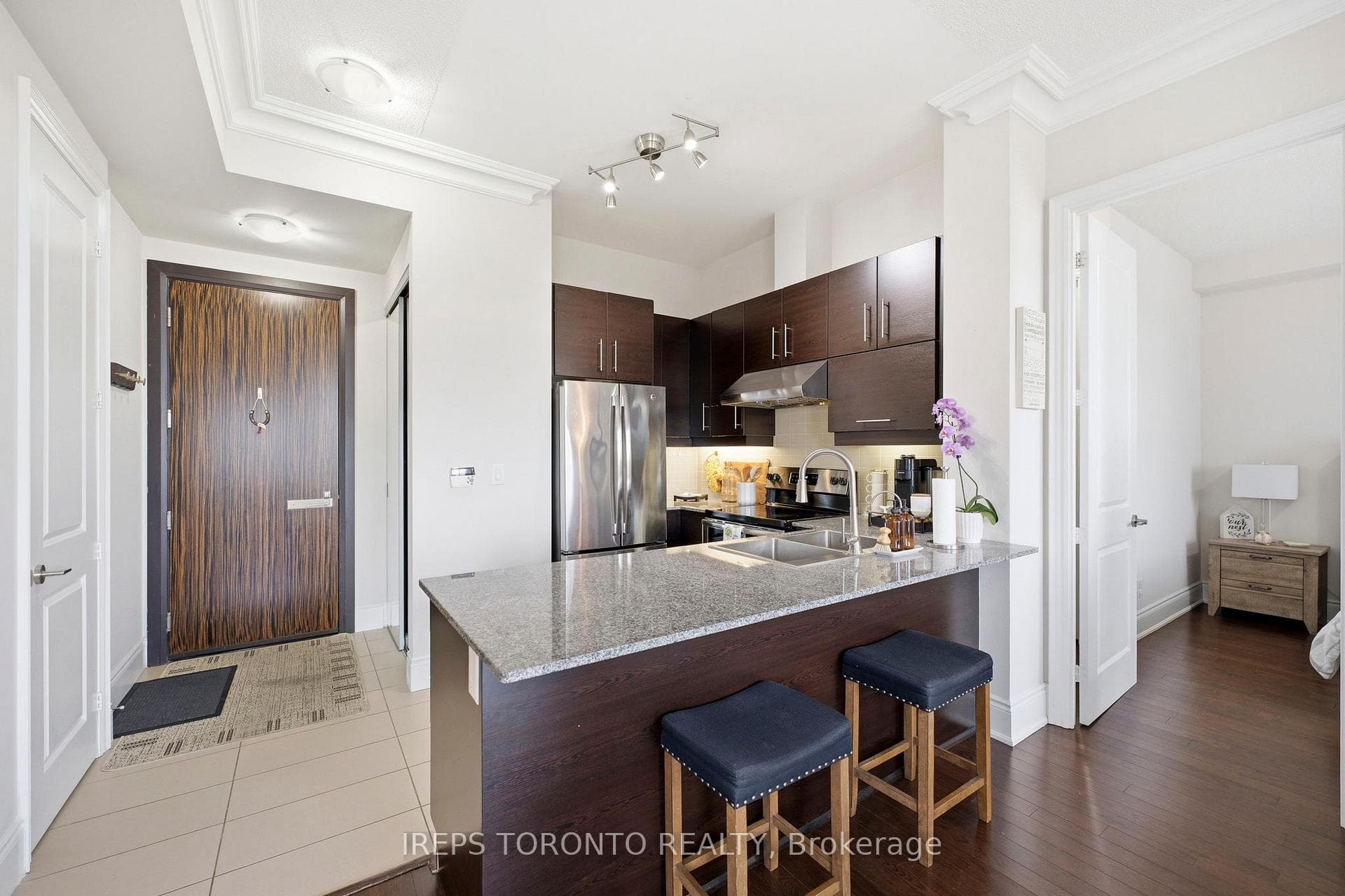 233 South Park Road Unit Ph01 photo 4
