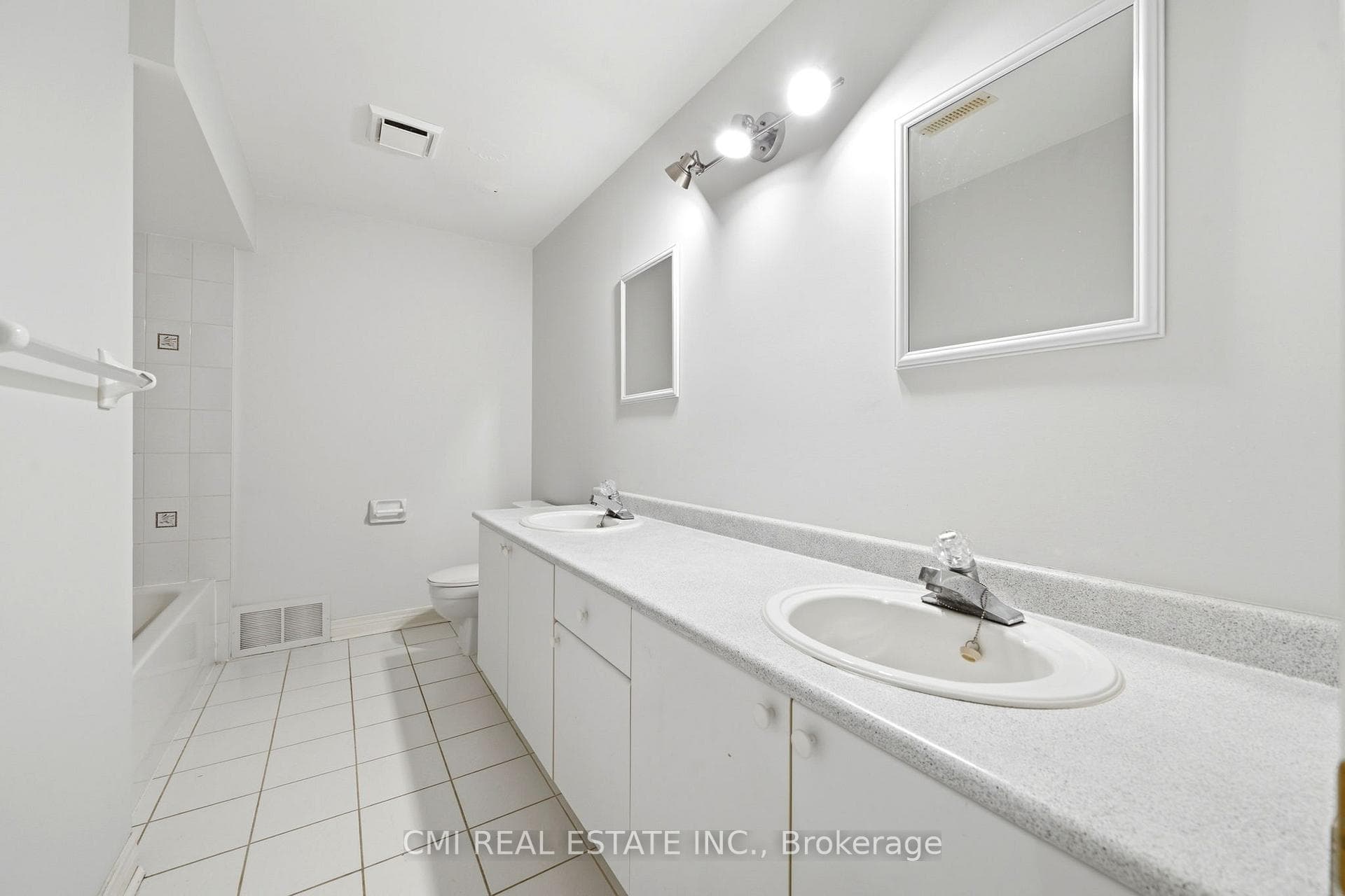 15 Treegrove Circle photo 16