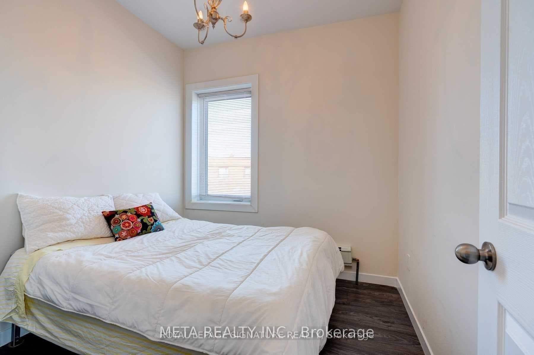 3224 Danforth Avenue Unit 2 photo 9