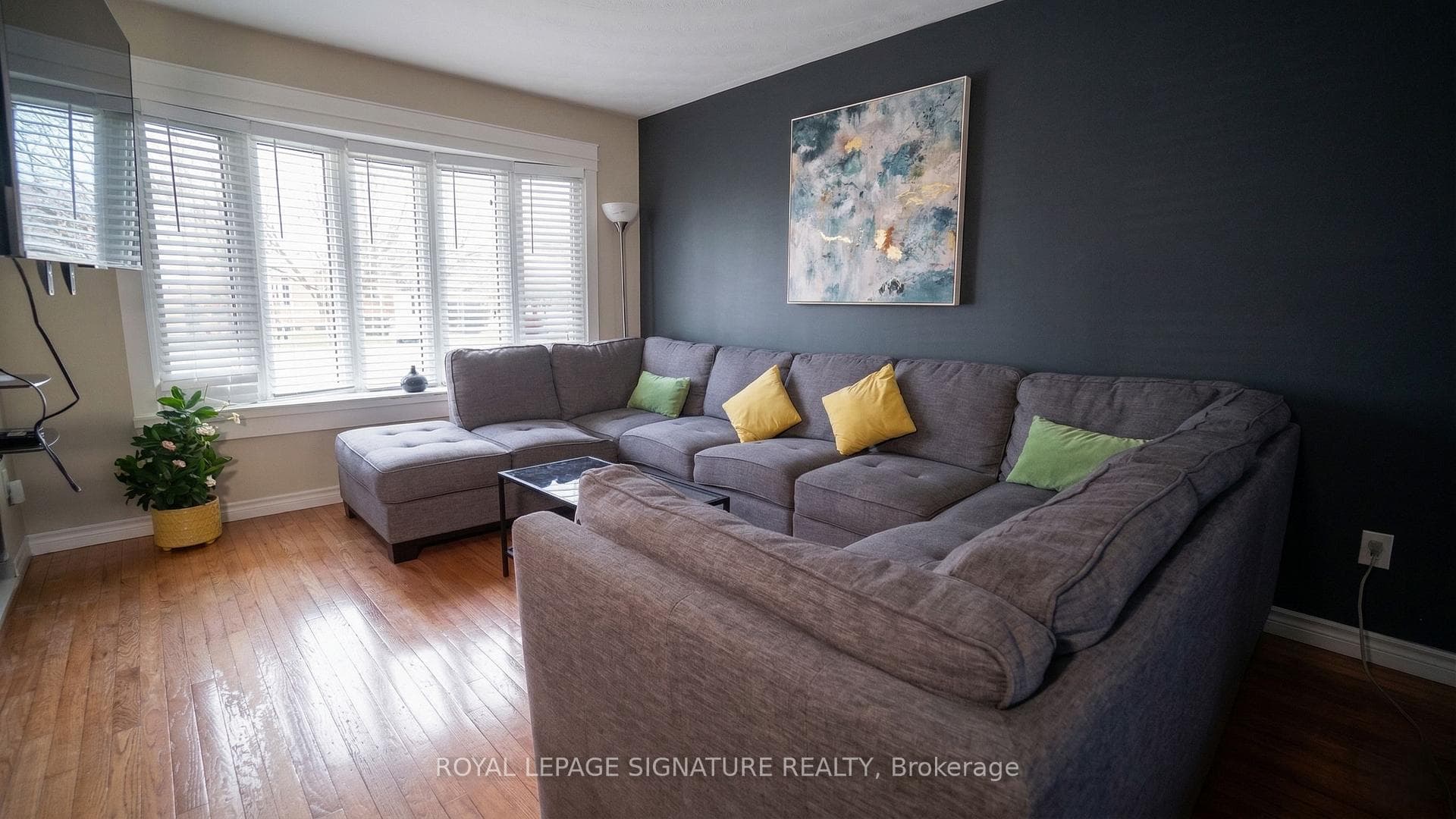 15 Douglas Avenue photo 9
