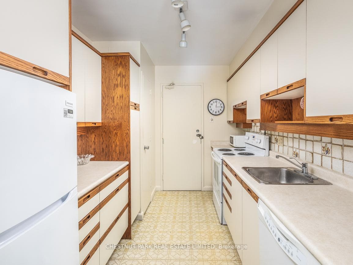 120 Rosedale Valley Road Unit 810 photo 5