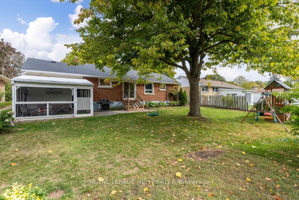 6486 Mcmicking Street photo 29