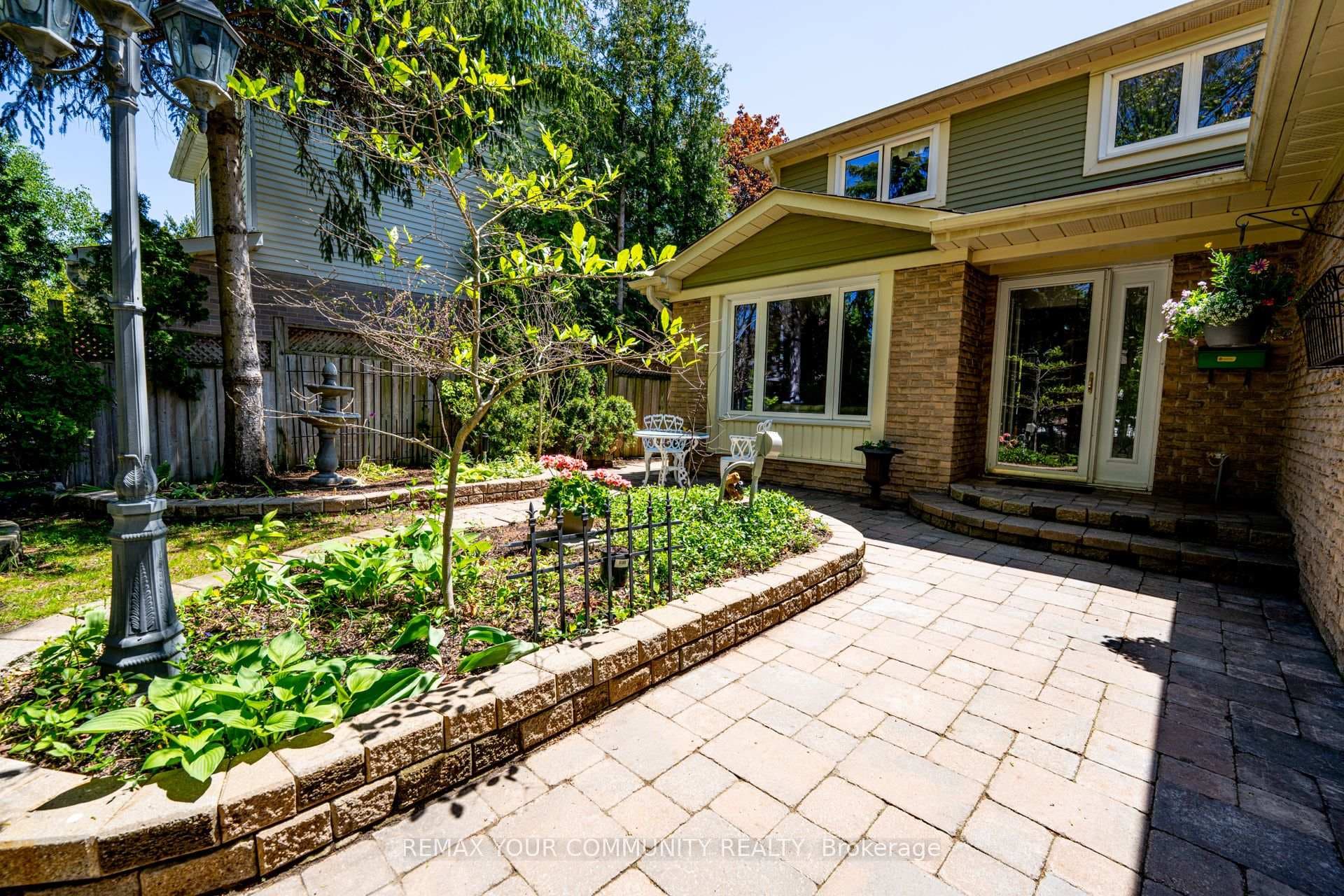 27 Drumern Crescent photo 3