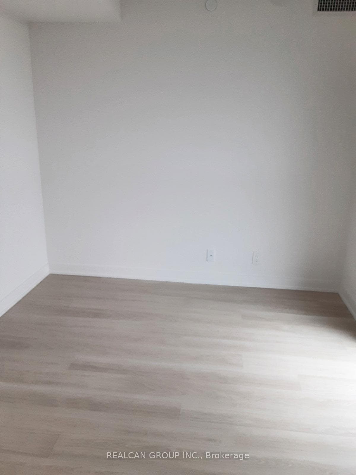 30 Tretti Way Unit 423 photo 5