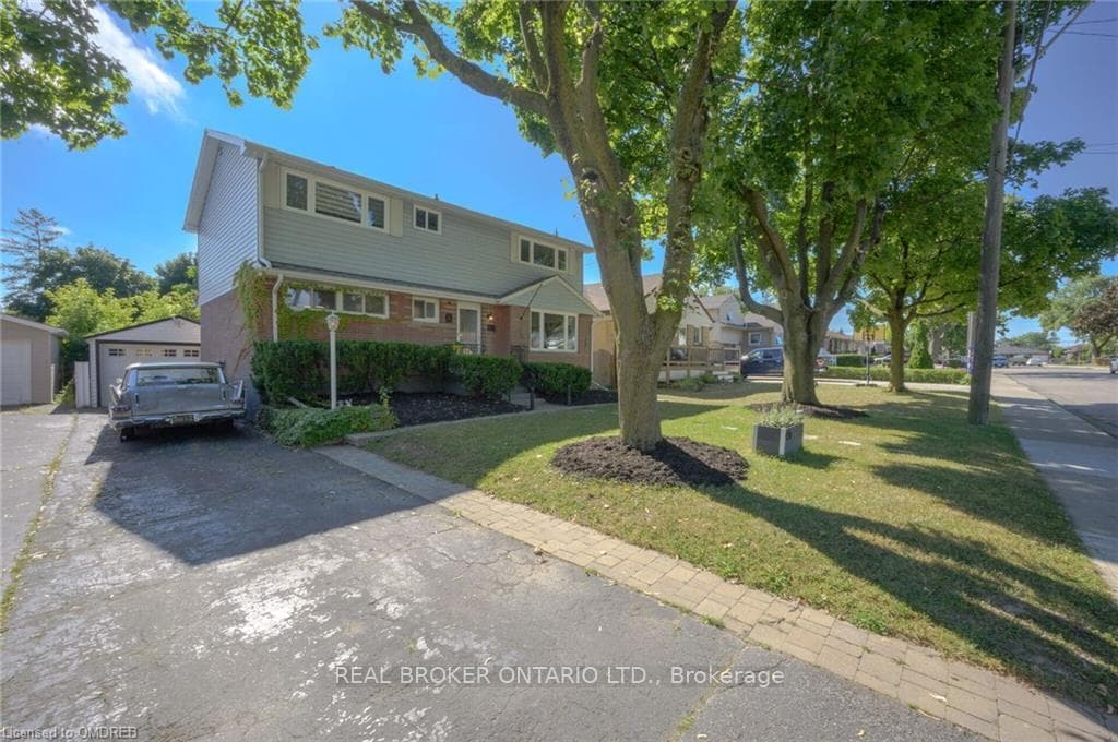 471 East 36th Street photo 38