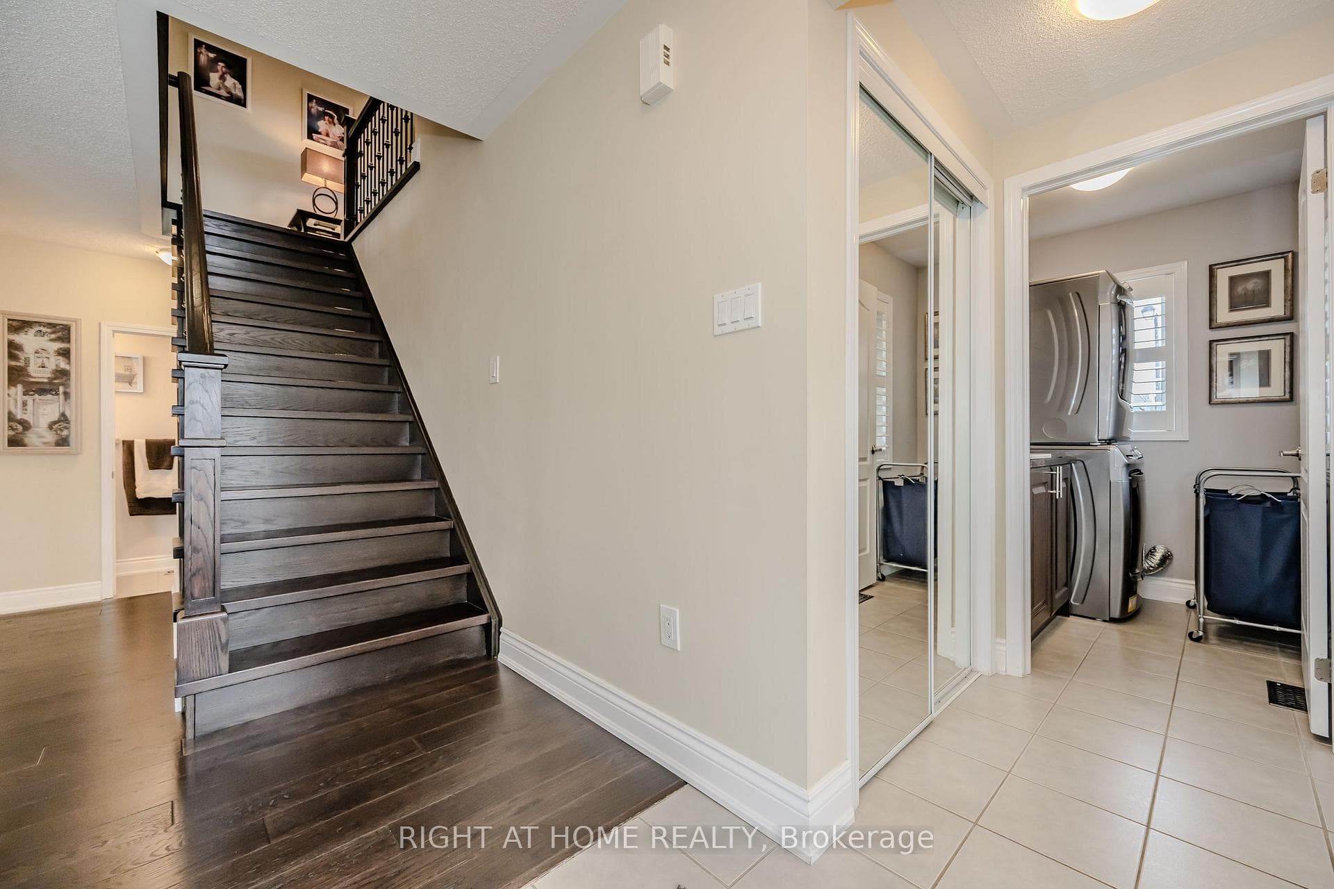 901 Dice Way photo 8