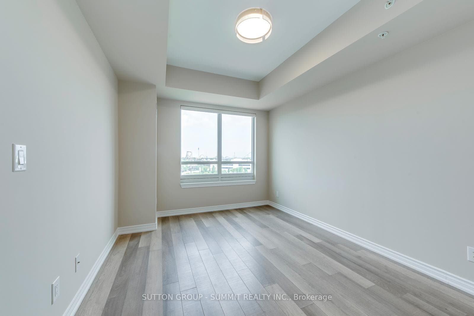 9255 Jane Street Unit 804 photo 12