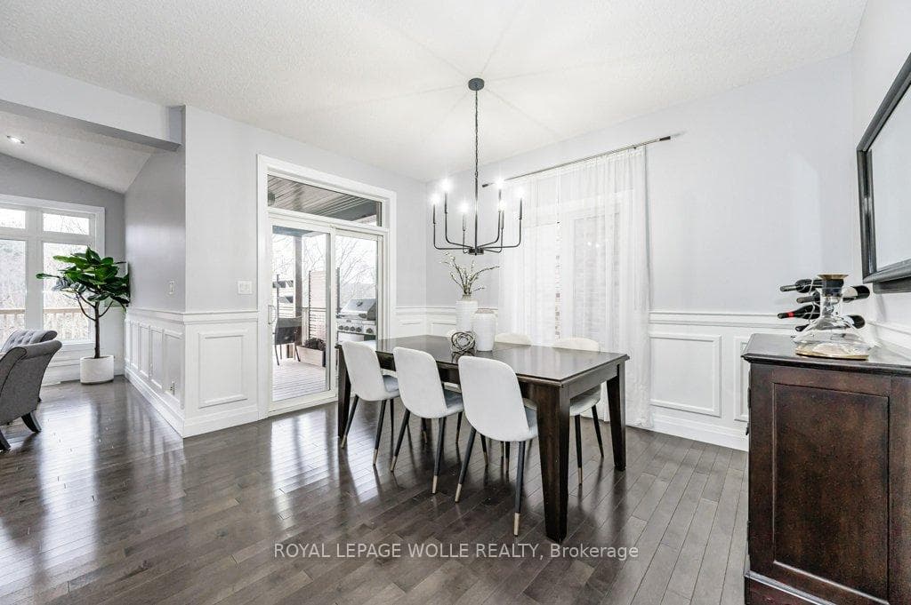 453 Woodbine Avenue photo 4