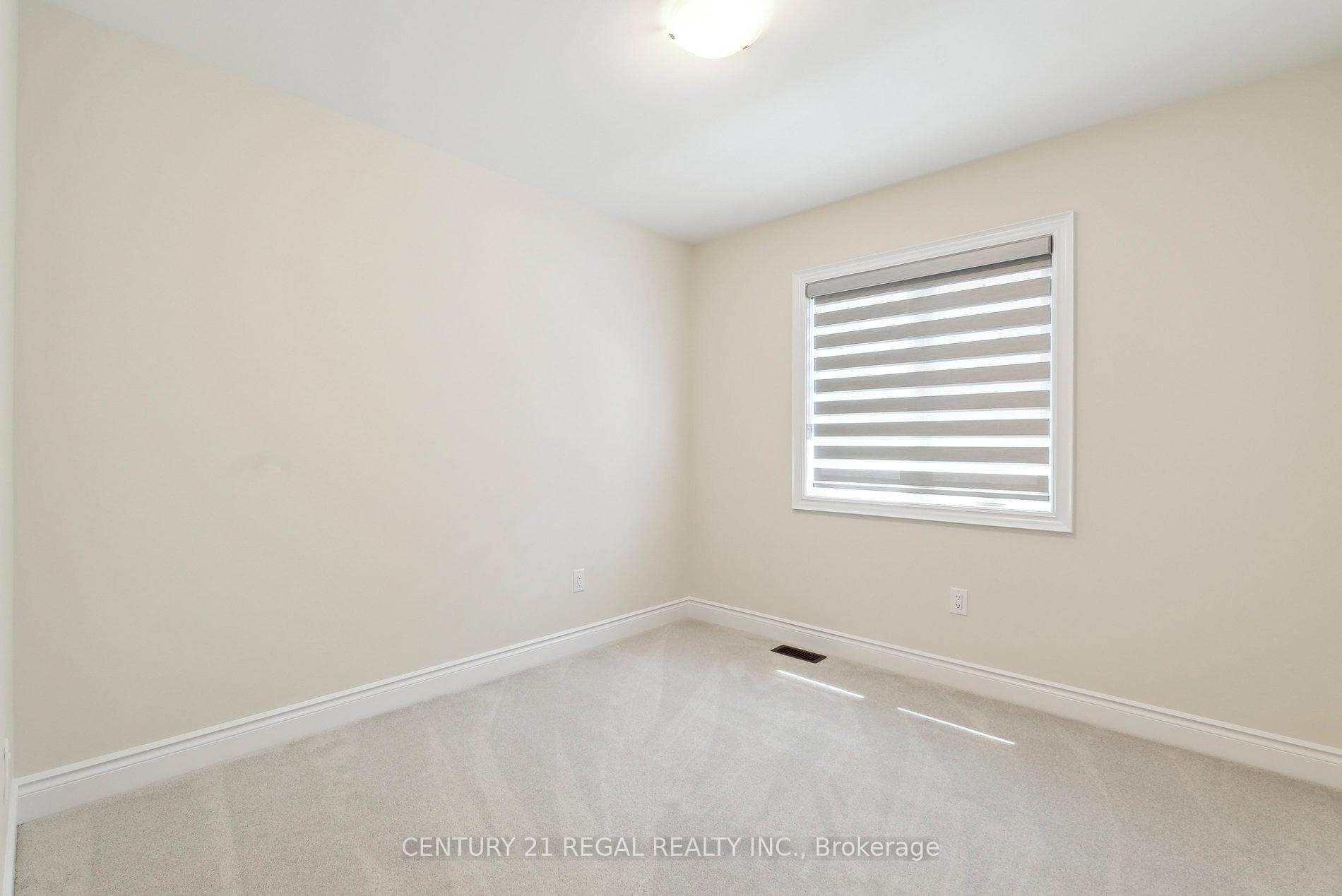 126 Heritage Street photo 24