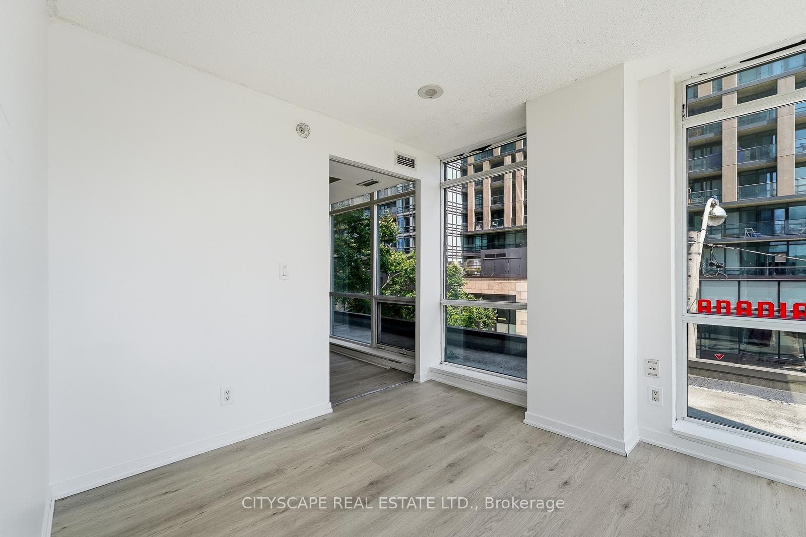 20 Joe Shuster Way Unit 211 photo 13