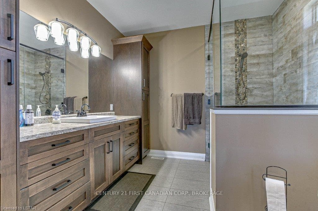 34366 DENFIELD Road photo 15