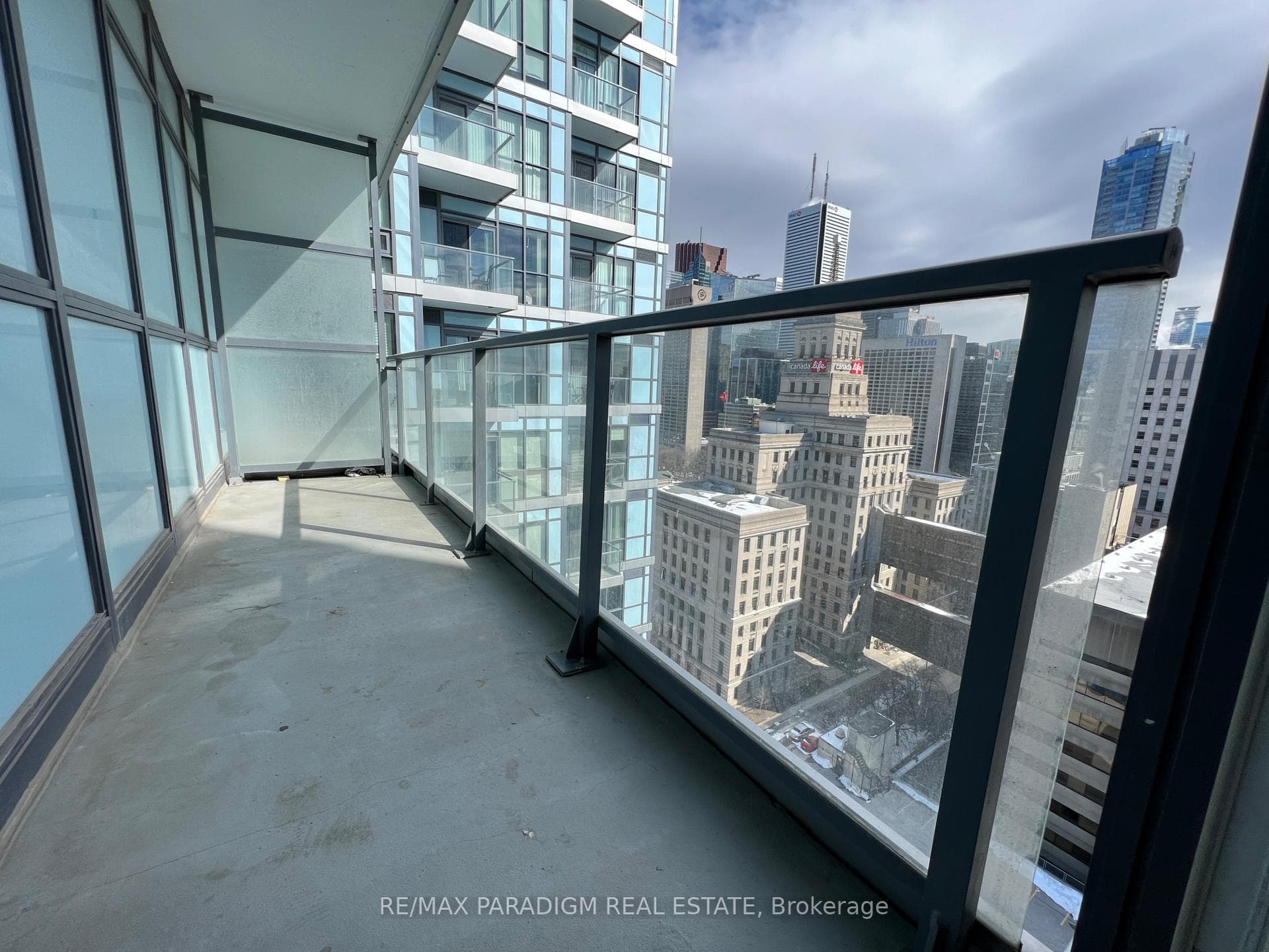 210 Simcoe Street Unit 2101 photo 11