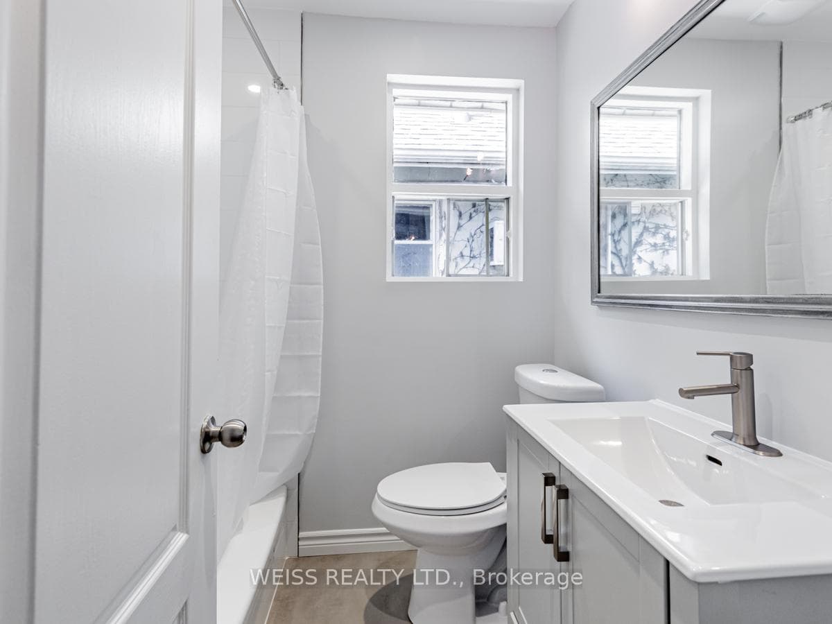 4-Pc Bathroom On Second Floor