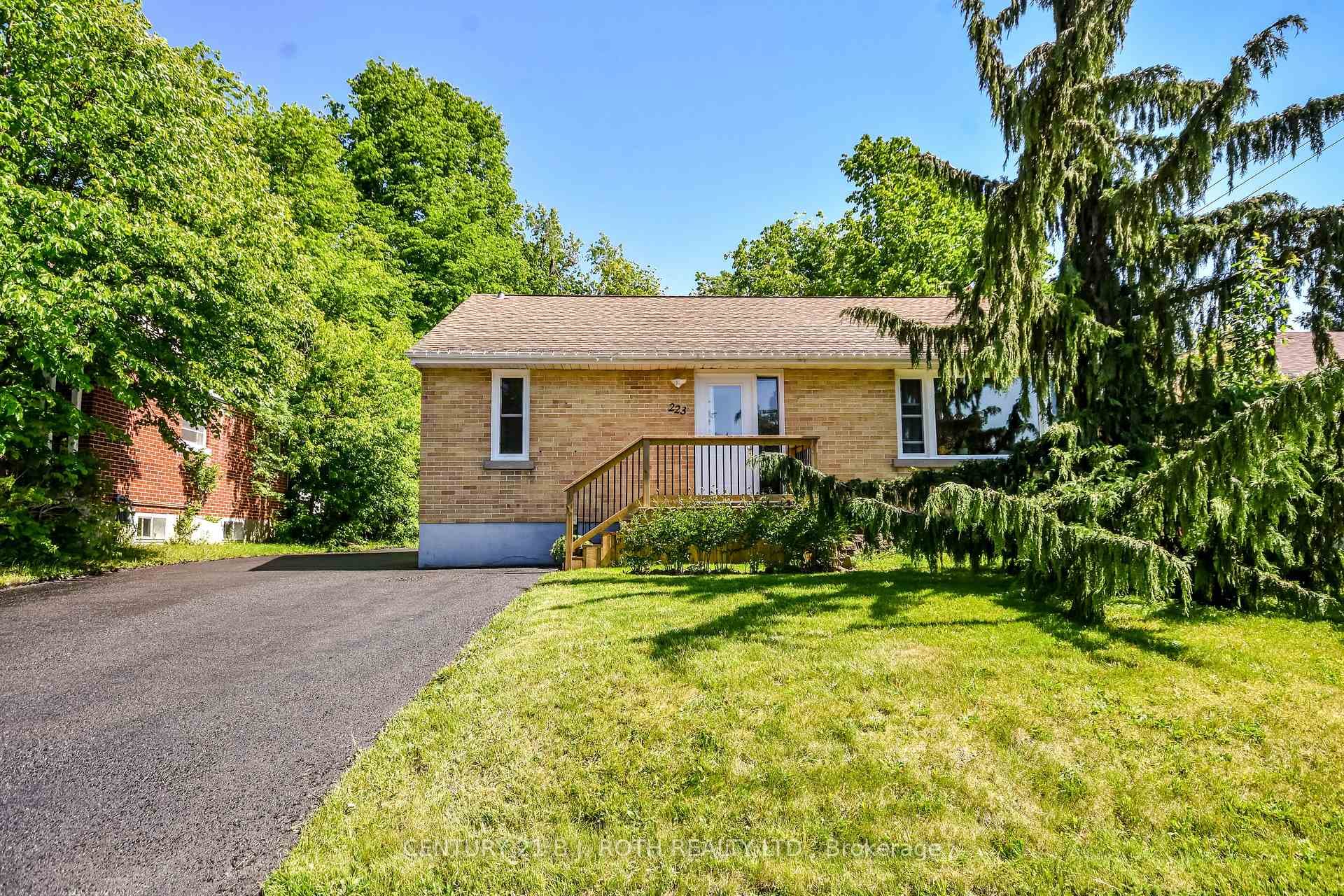 223 Wellington Street photo 2