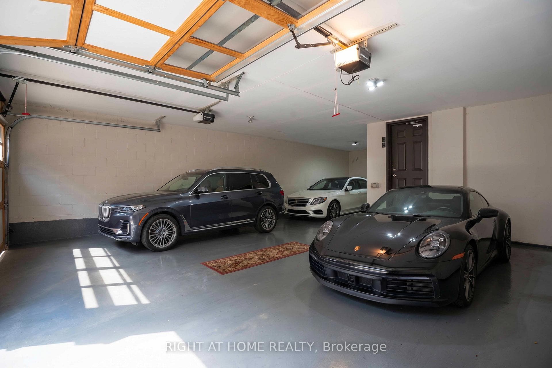 184 Dorval Drive photo 27