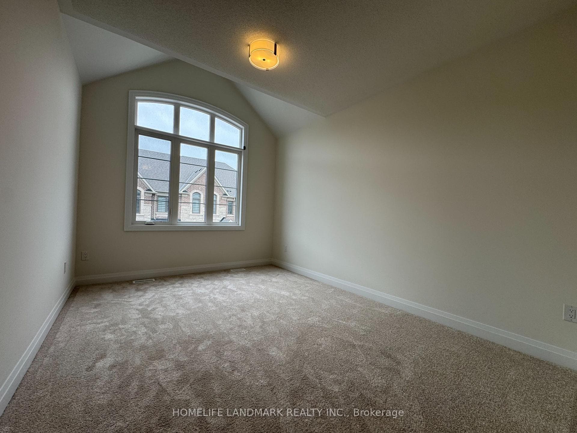 73 West Village Lane photo 29