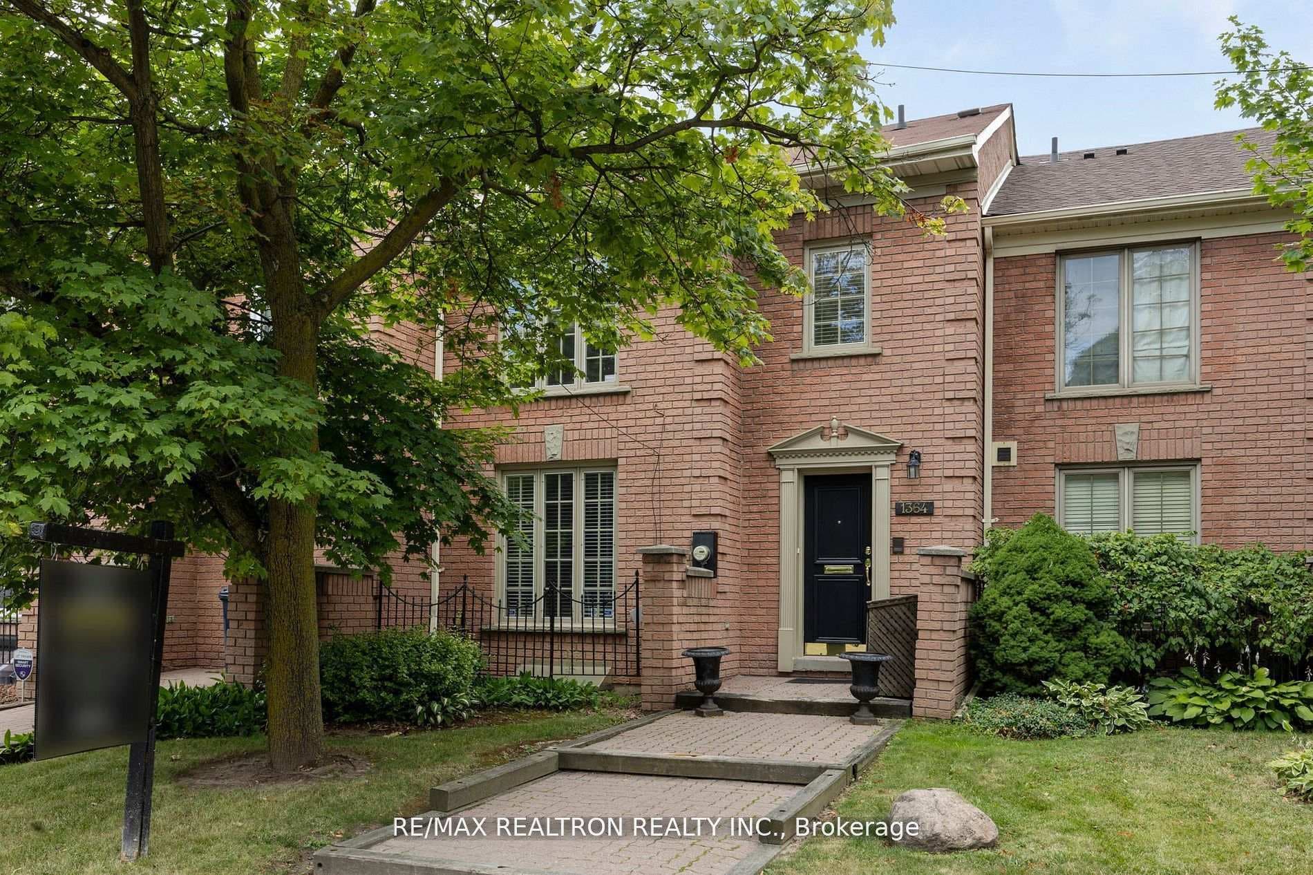 1364 Avenue Road photo 1