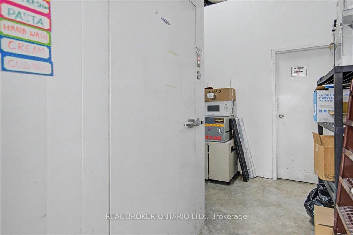 218 Victoria Road photo 27