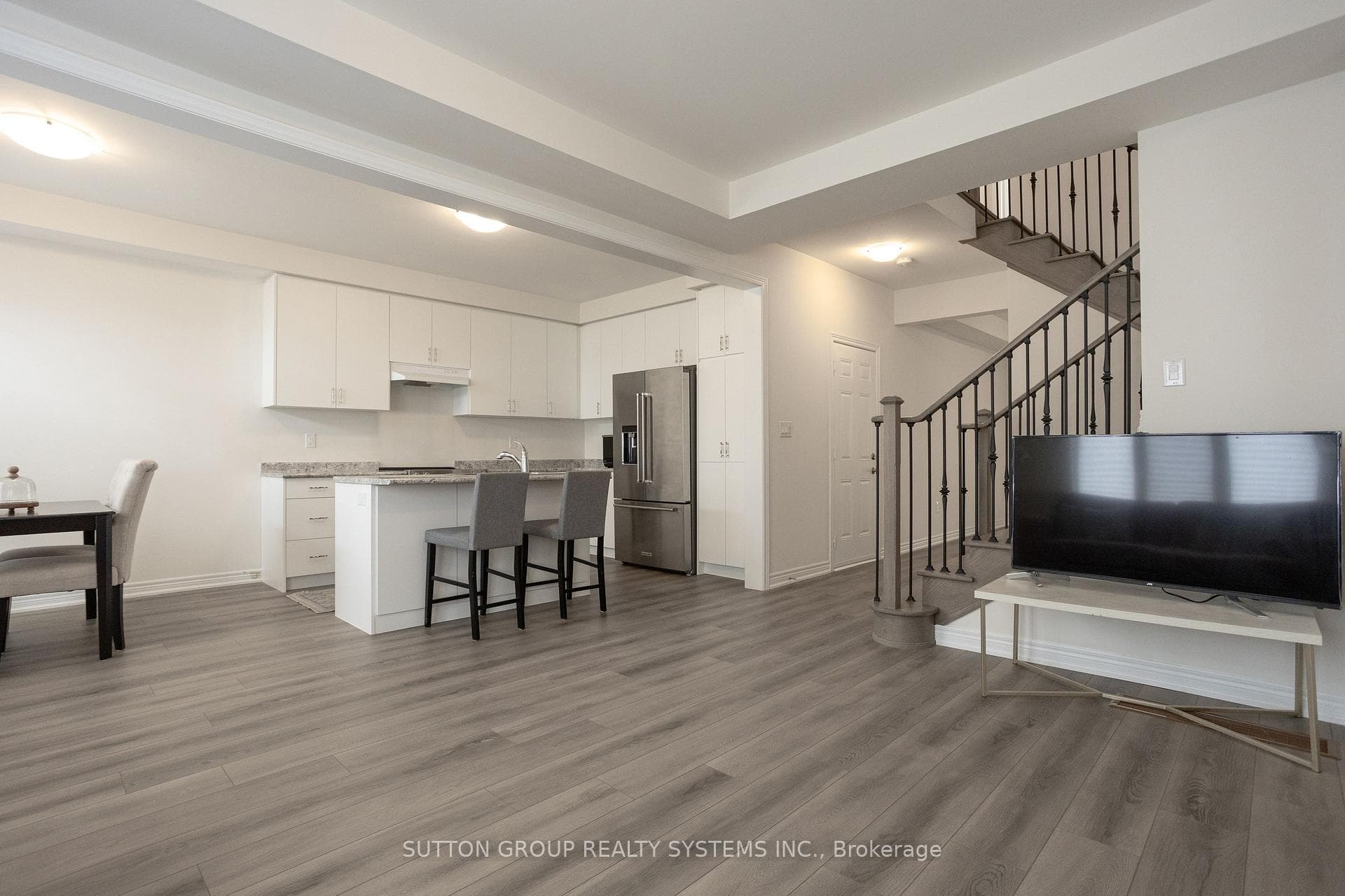 96 Kenesky Drive photo 10