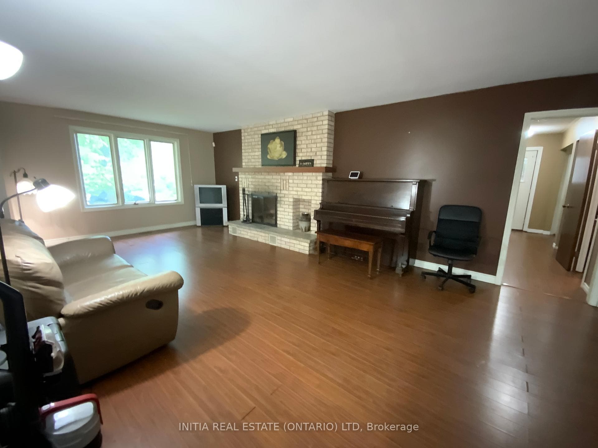212 Chesham Place photo 7