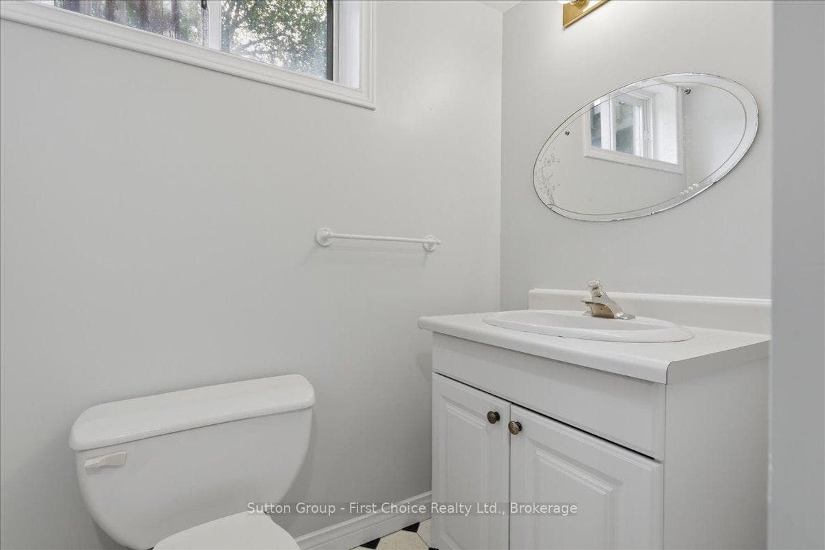187 Queen Street photo 29