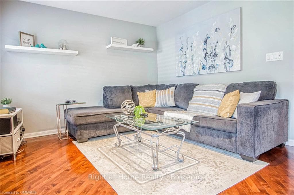 705 AMBROISE Crescent photo 10