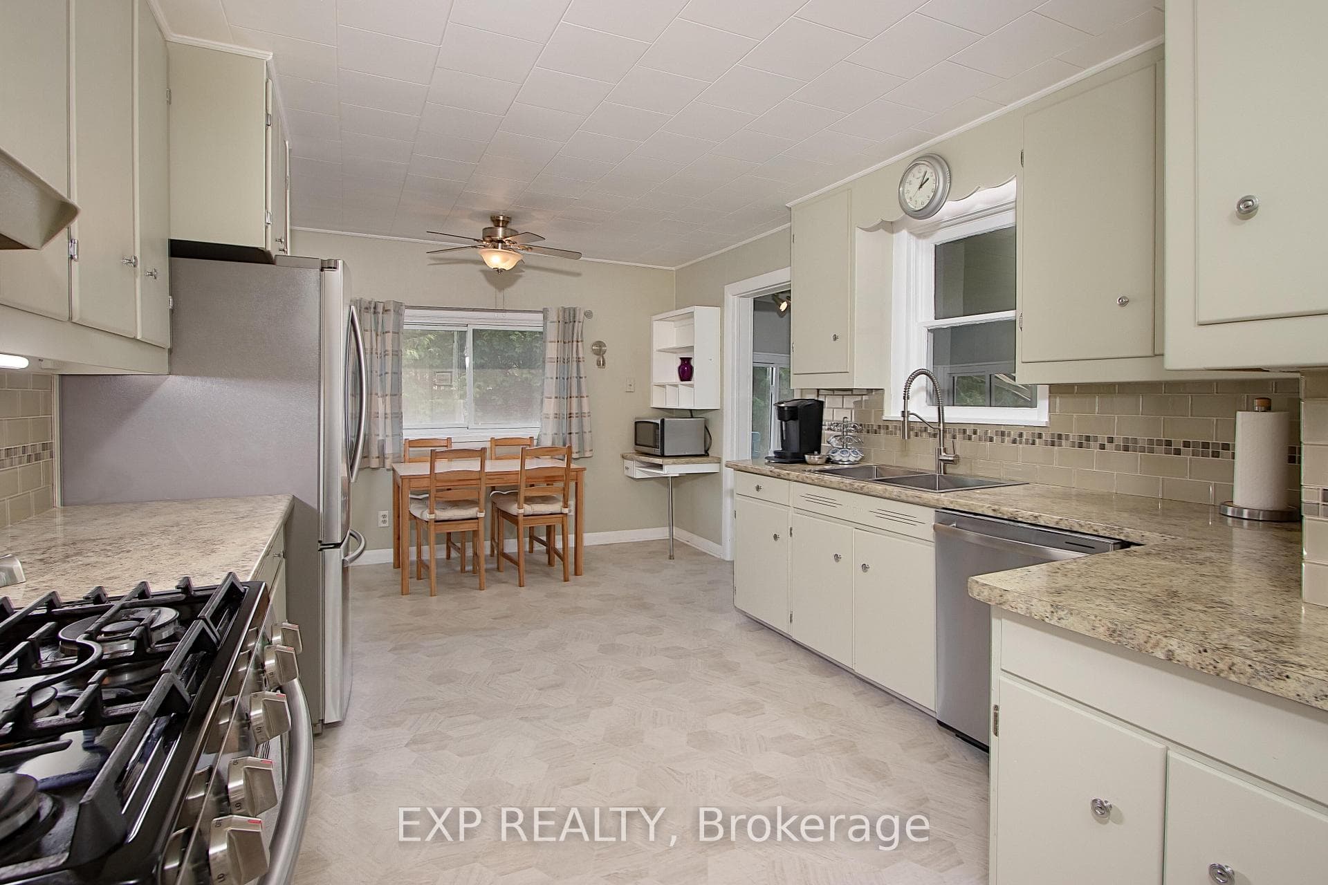 189 John Street photo 12