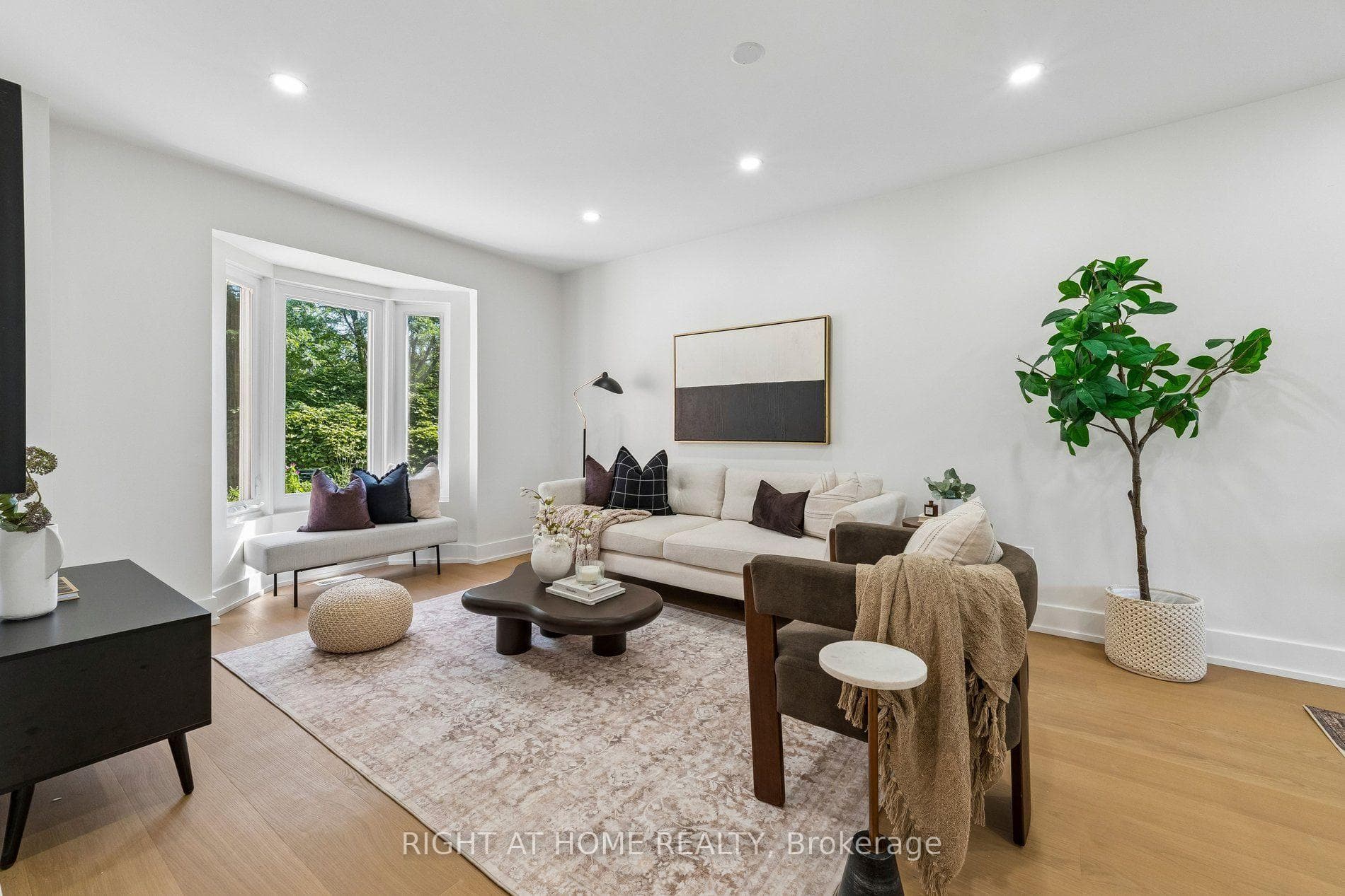 16 Ian Fleming Crescent photo 10